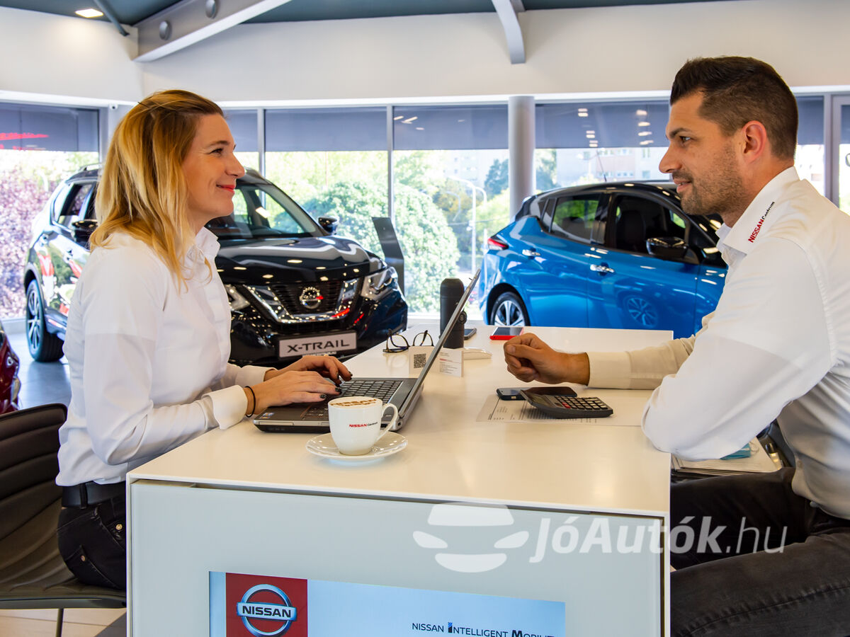 Nissan Centrum használtautó - JóAutók.hu