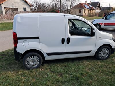 autó főképe
