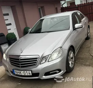 autó főképe