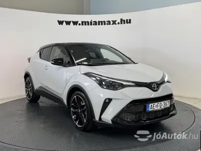 autó főképe
