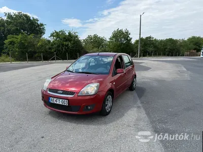 autó főképe