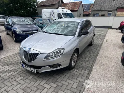 autó főképe