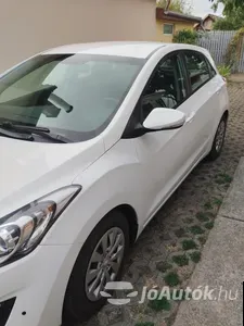 autó főképe