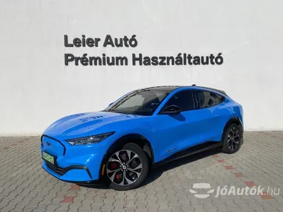 autó főképe