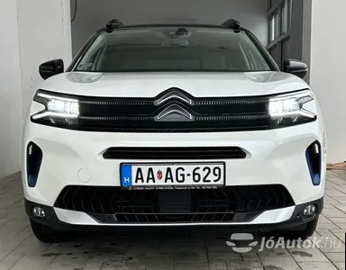 autó főképe