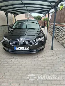 autó főképe