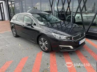 autó főképe