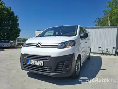 autó főképe