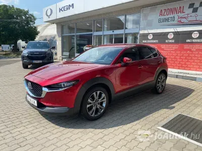 autó főképe
