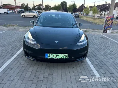 autó főképe