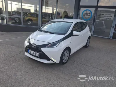 autó főképe