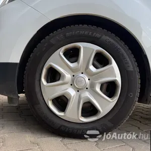 autó főképe