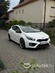 autó főképe