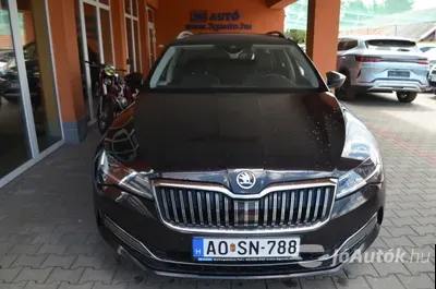 autó főképe