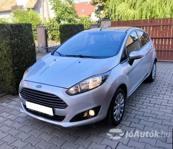 autó főképe