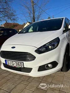 autó főképe