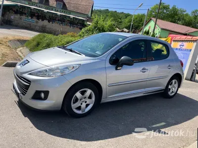 autó főképe