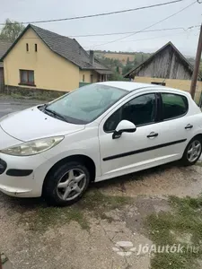 autó főképe