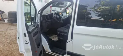 autó főképe