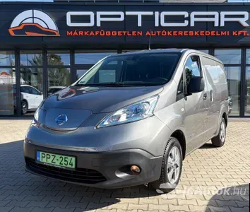 autó főképe