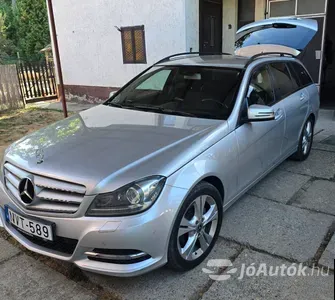 autó főképe