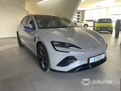 autó főképe