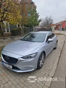 autó főképe