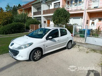 autó főképe