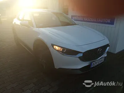 autó főképe