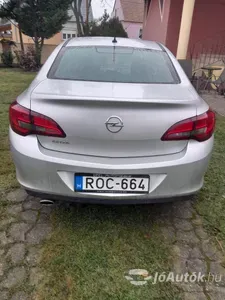 autó főképe