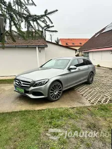 autó főképe