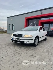 autó főképe
