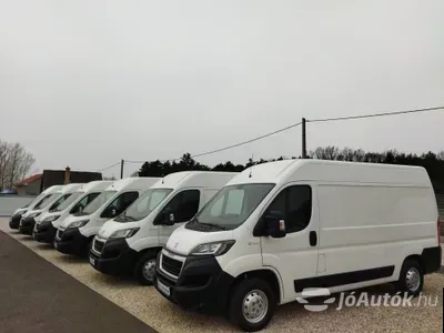autó főképe