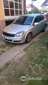 autó főképe