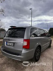 autó főképe