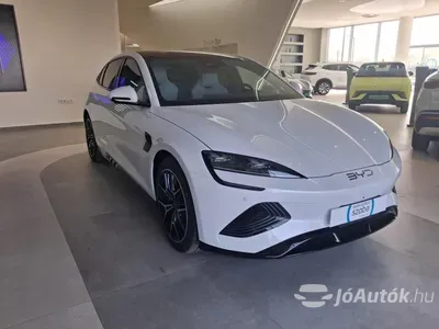autó főképe