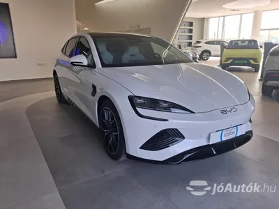 autó főképe