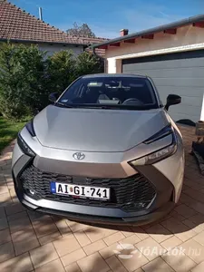 autó főképe
