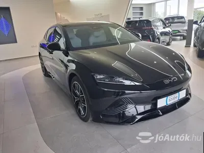 autó főképe