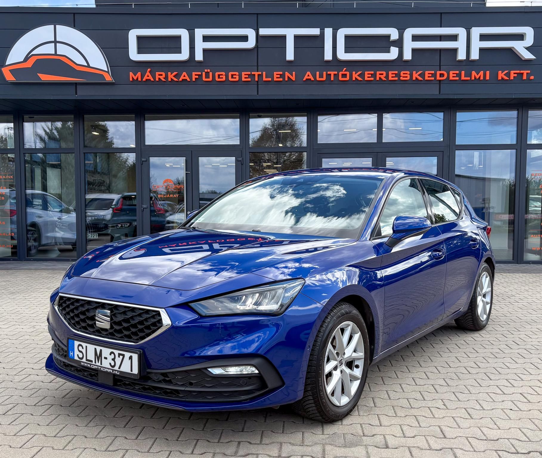 autó főképe