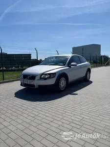autó főképe
