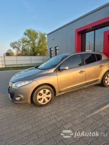 autó főképe