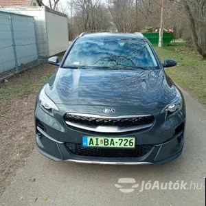 autó főképe