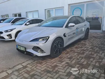 autó főképe