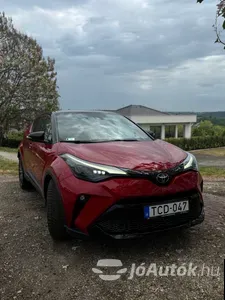 autó főképe