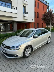 autó főképe