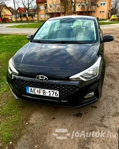 autó főképe