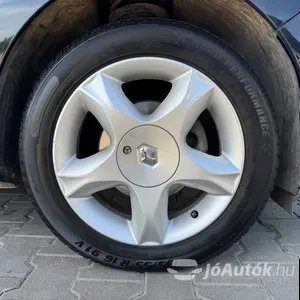 autó főképe