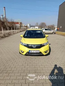 autó főképe