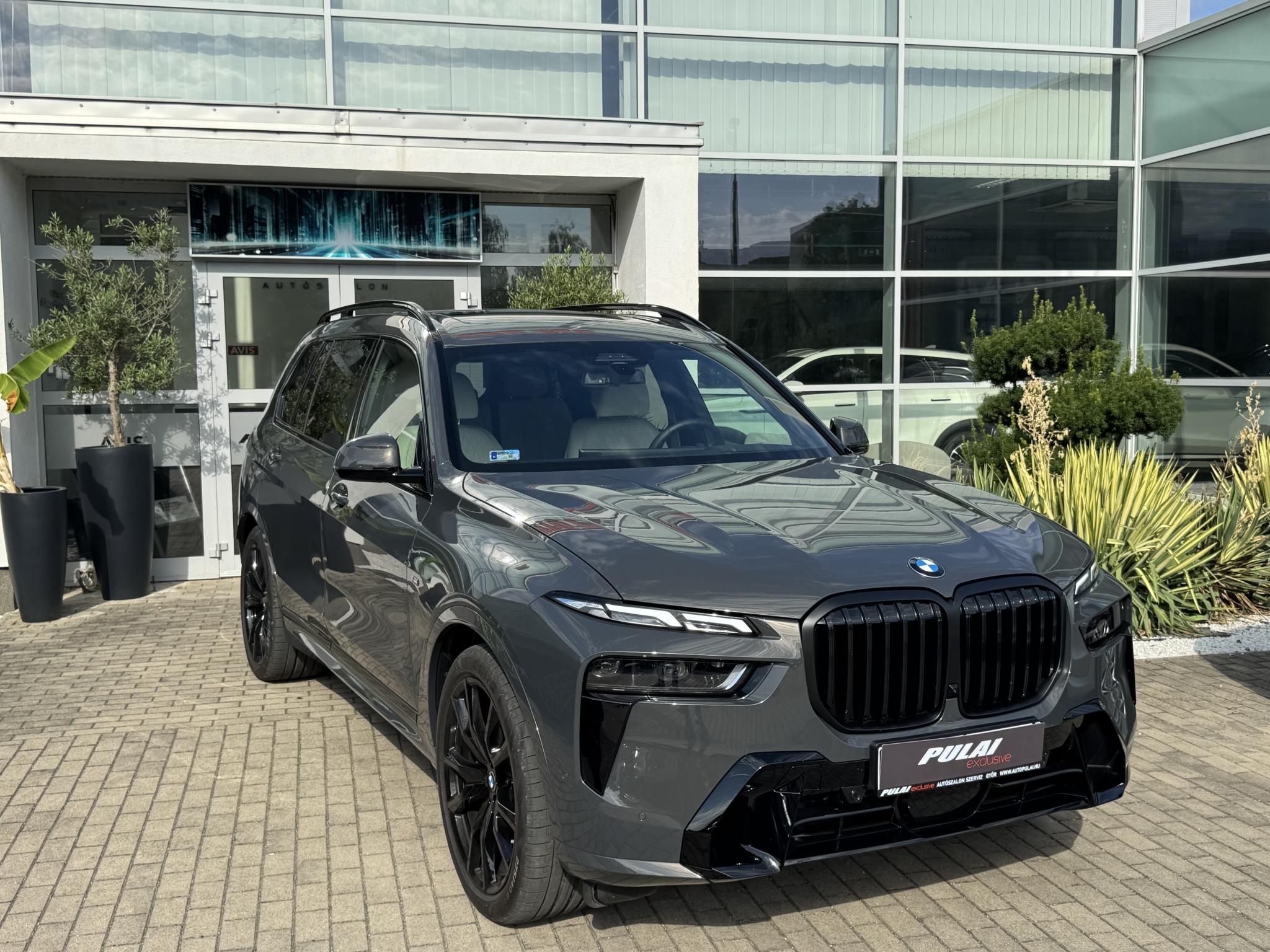 autó főképe